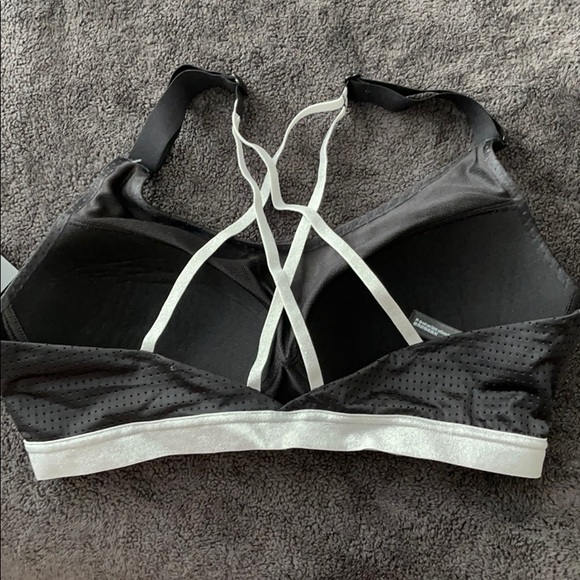 Victoria’s Secret Sports Bra - Picture 2 of 2